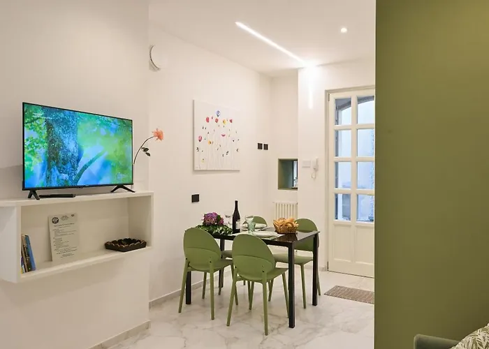 - Isola Bella Apartament *